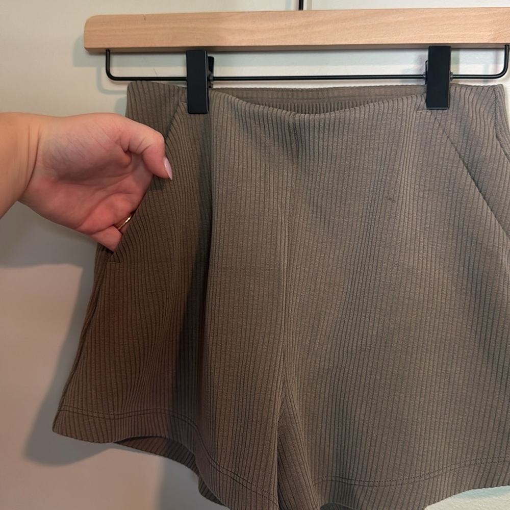 Lululemon Ribbed Softstreme High-Rise 2” Short - Picture 5 of 8